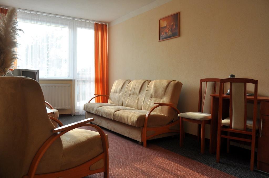 Hotel Zagiel Niewiesze Exteriör bild