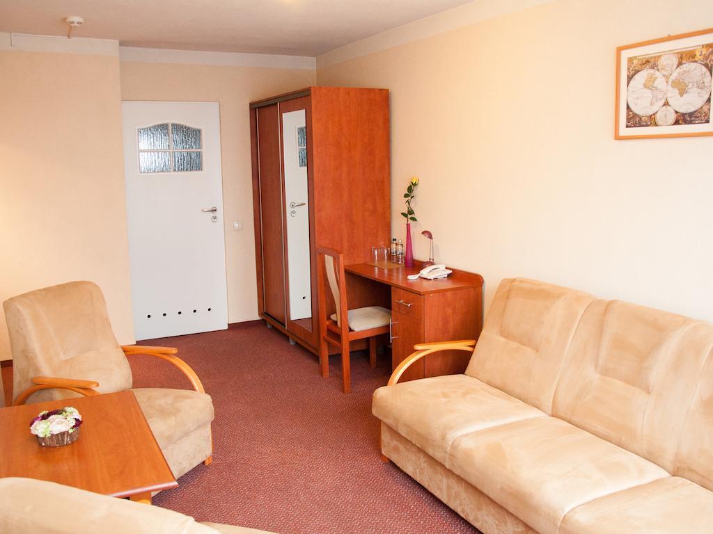 Hotel Zagiel Niewiesze Exteriör bild