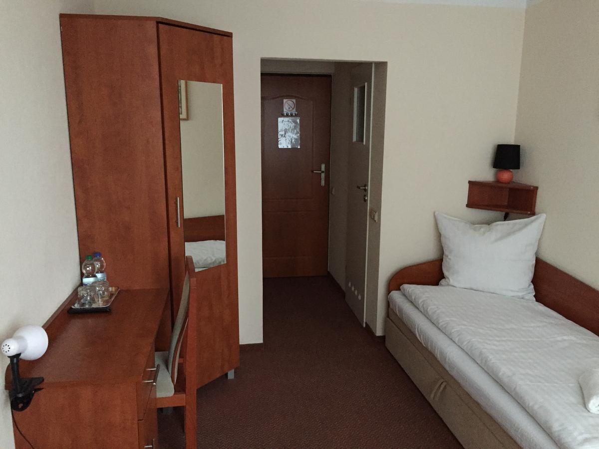 Hotel Zagiel Niewiesze Exteriör bild
